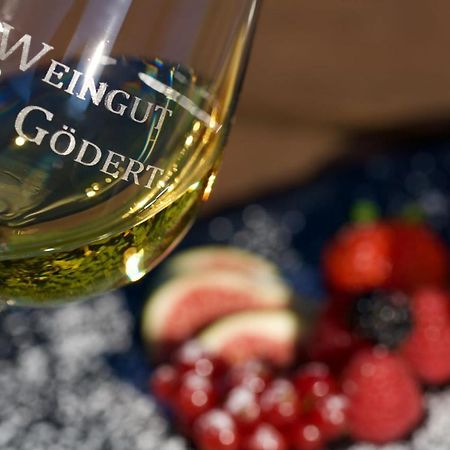 Weingut Goedert Apartamento Osann-Monzel Exterior foto